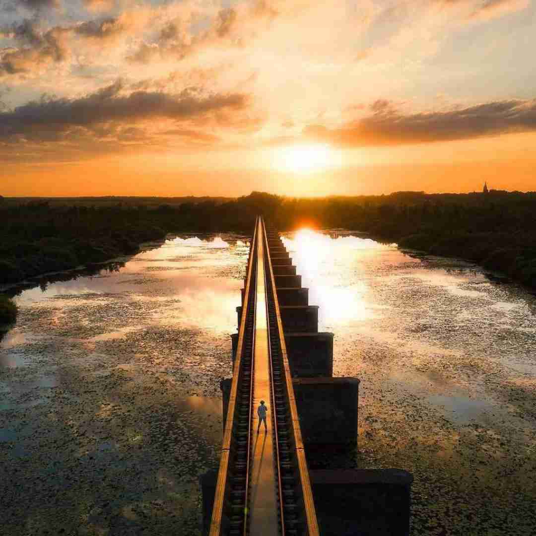 دانلود آهنگ میبینم چقد لیدی یکی دوتاشون میلفن و یکی دوتا بی بی