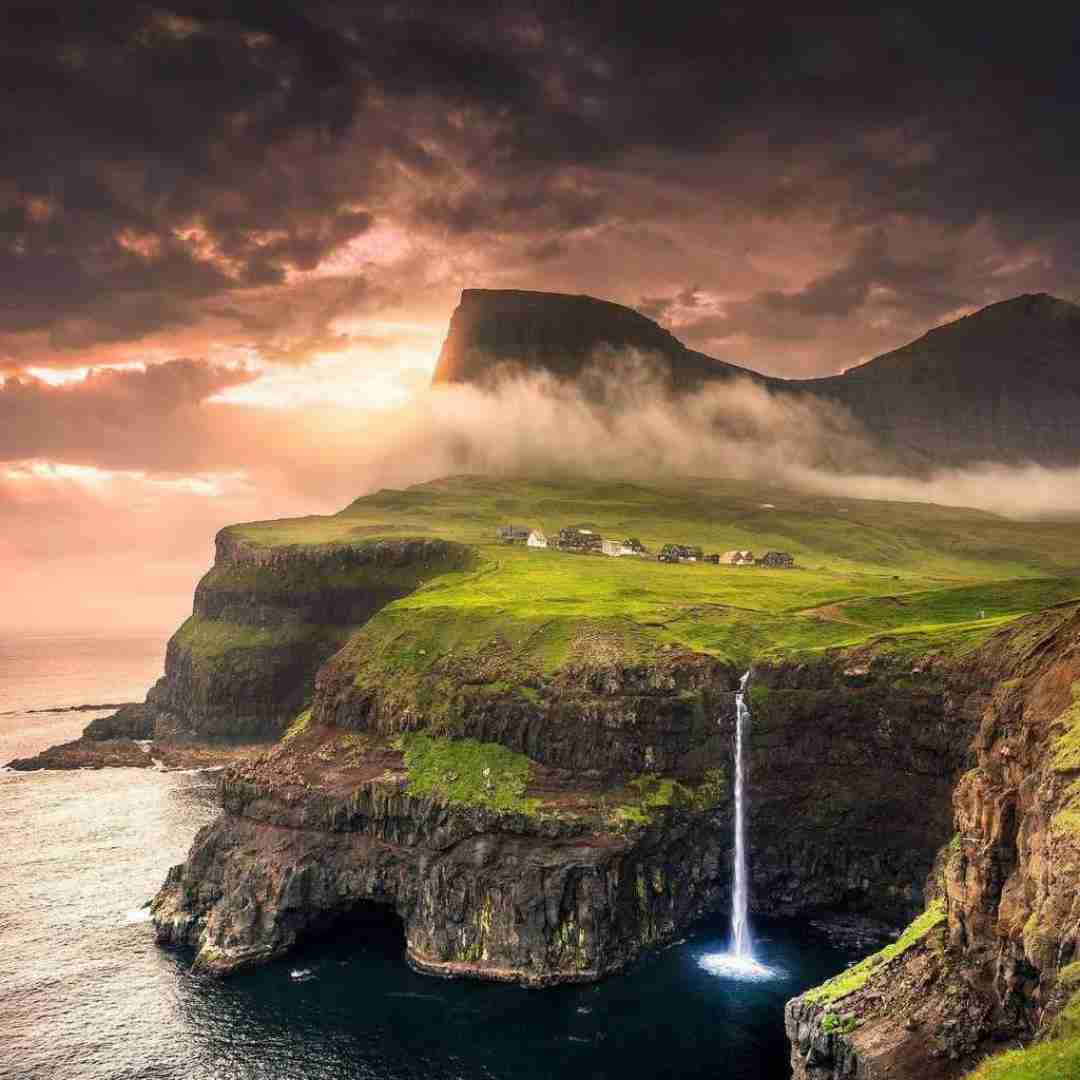 دانلود آهنگ انگار خدا صداتو بوس کرده دادم لاو من به تو