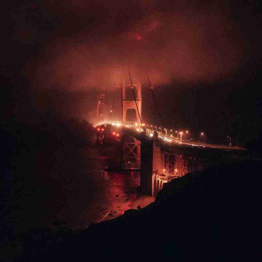 دانلود آهنگ دریا برام حس خوبو داره وقتی باشه موج موهاتم کنارش