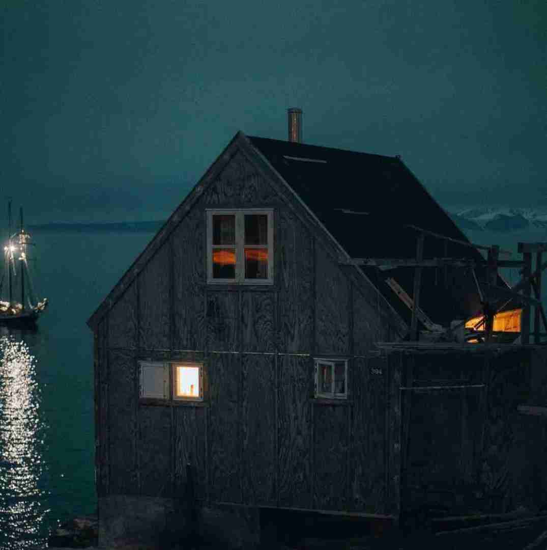 دانلود آهنگ فرار کن از من سر به زیر کی دل میبنده به یه قلب پیر