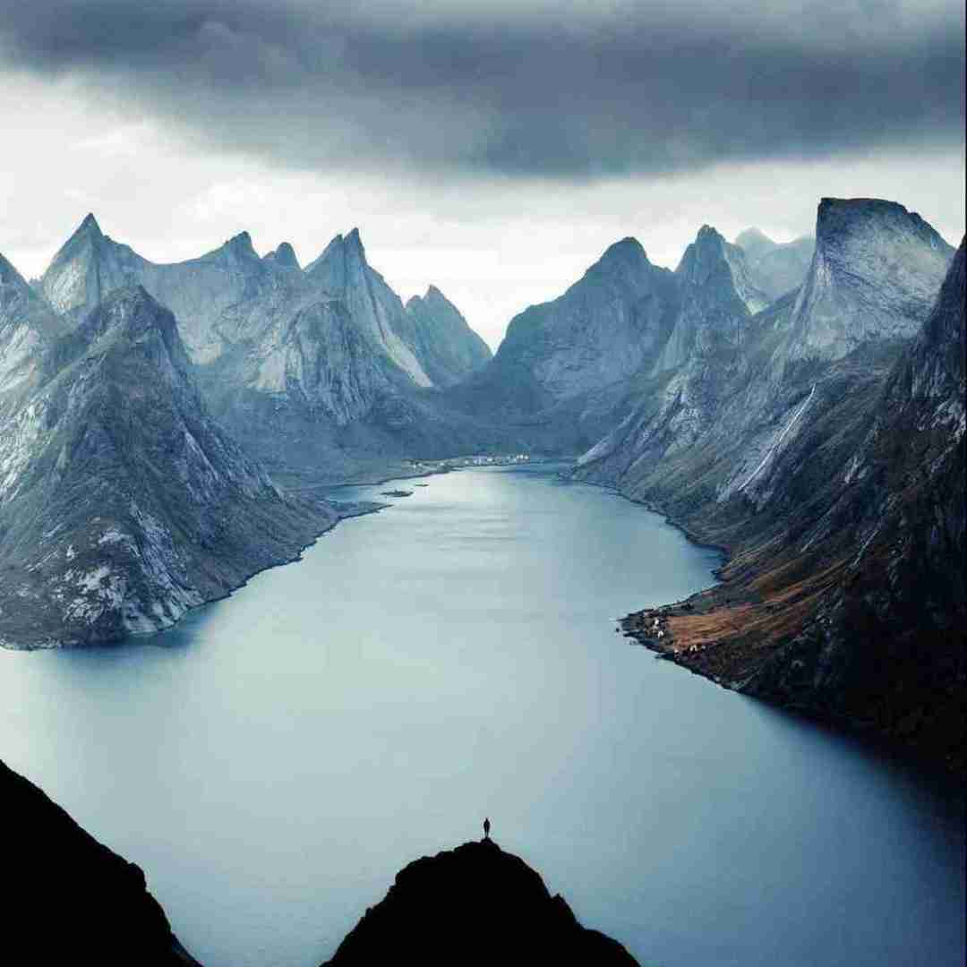 دانلود آهنگ خارجی پیرسینگ رو لبت محشره