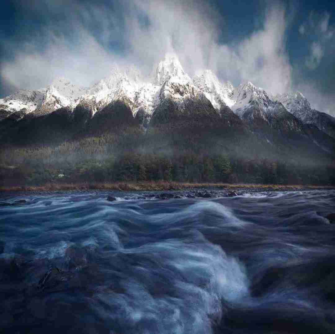 دانلود آهنگ خودت میری ولی نگاهت تو ذهن من میمونه