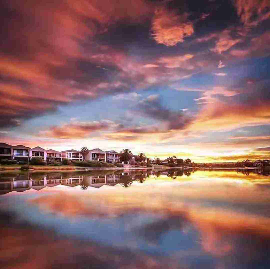 دانلود آهنگ امشبو تنهایی کنار دریام میریزه دوباره اشکام