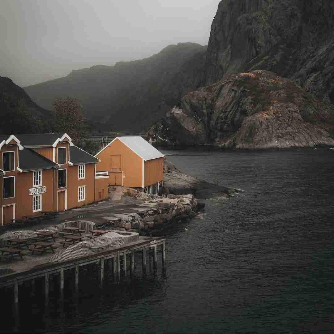 دانلود آهنگ صدای تو لالایی میشه تو گوش من با گیتار خواننده زن 