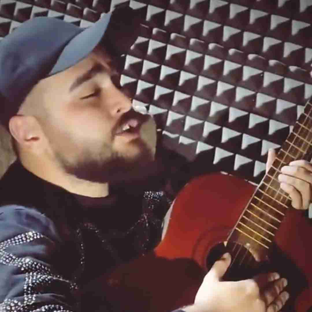 دانلود آهنگ تویی که قلبمو روحمو جسمم تویی میلاد سایمون