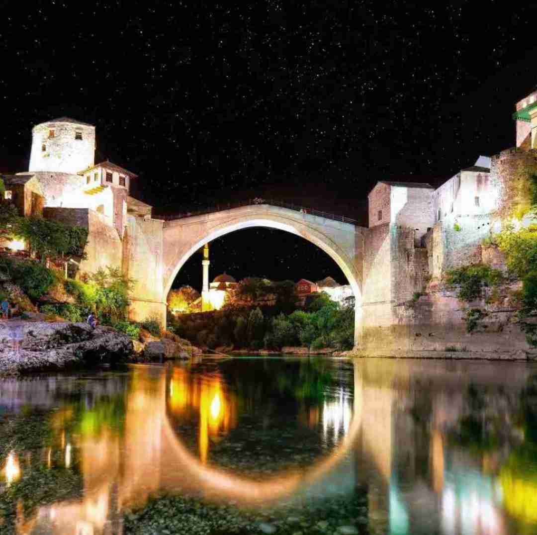 دانلود آهنگ من خستم از این دیوارا خسته از رنگشون 