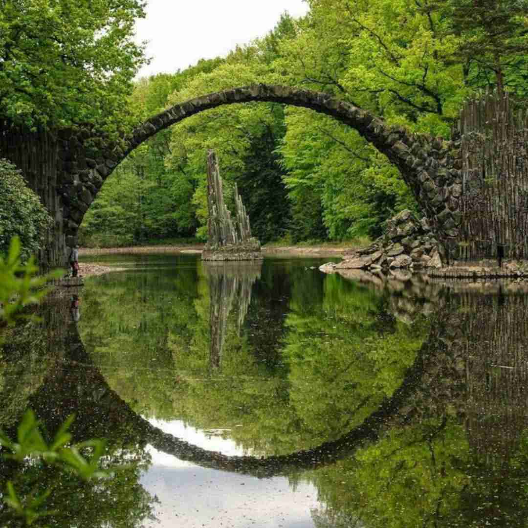 دانلود آهنگ منمو پیک نیکنم کره با سیخ و سنجاق 
