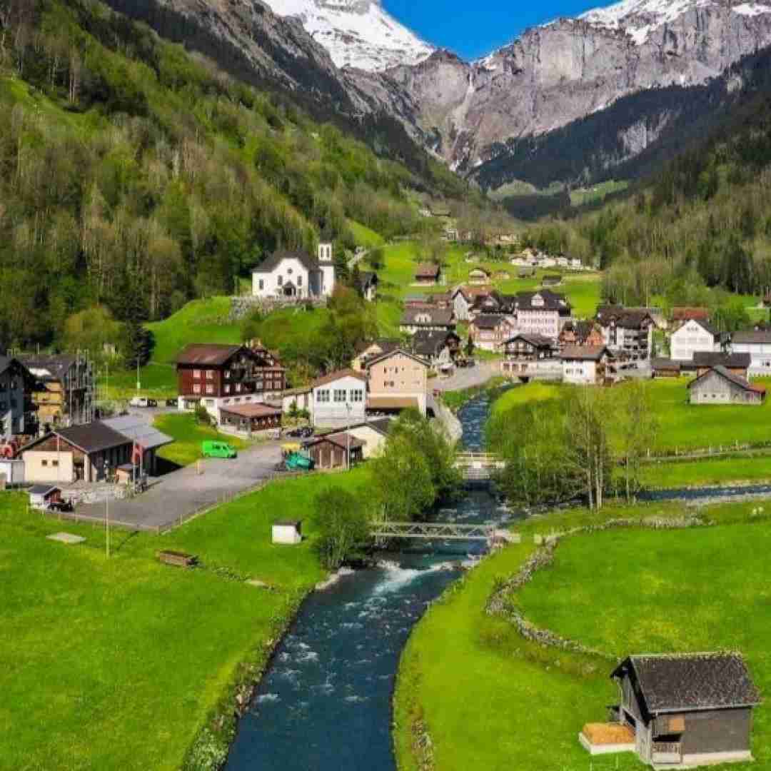 دانلود آهنگ لیلا لیلا آهای فرشته ی مغرور ورژن تند چالش تیک تاک 