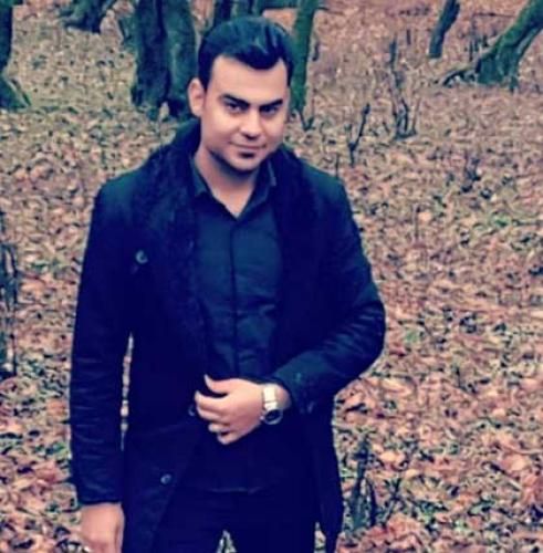 دانلود آهنگ یکی با یارش خوشه براش هی رنگی میپوشه روح الله کرمی