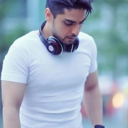 دانلود آهنگ توی این بازیه دلتنگی آره بازنده منم رامین بی باک