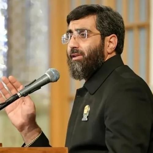 دانلود آهنگ خجالتم نده و عاصیم خطاب نکن رضا نریمانی