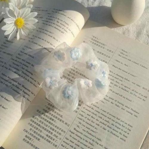دانلود آهنگ دل هیچکی مث من غم نداره آسمون بی کسیم ته نداره 