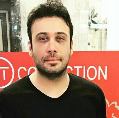 دانلود آهنگ چشم وا کردم که دنیارو ببینم سنگ قبرا رو به اسمم کرده محسن چاوشی