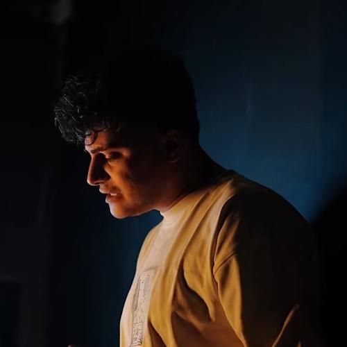 دانلود آهنگ لجباز مه دیوانتم عاشق او نگاتم رامین کرمی