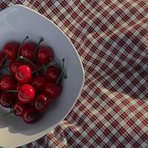 دانلود آهنگ یاد اون روزا بخیر کم کم روزی دوبار باهم قهر میکردیم