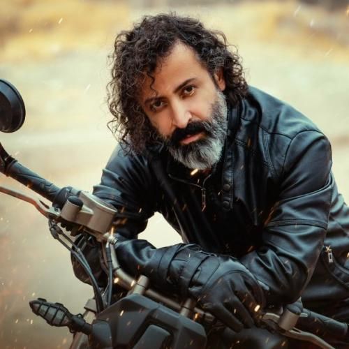 دانلود آهنگ جدید وطن طاقت بیار مرهم بذار رو قلب خونیم از والایار